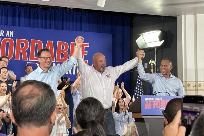 Pennsylvania Gov. Josh Shapiro, congressional candidate Bob Brooks and House Minority Leader Hakeem Jeffries campaign in Bethlehem, Pennsylvania, even as voters say they don’t like Washington politicians inserting themselves.
